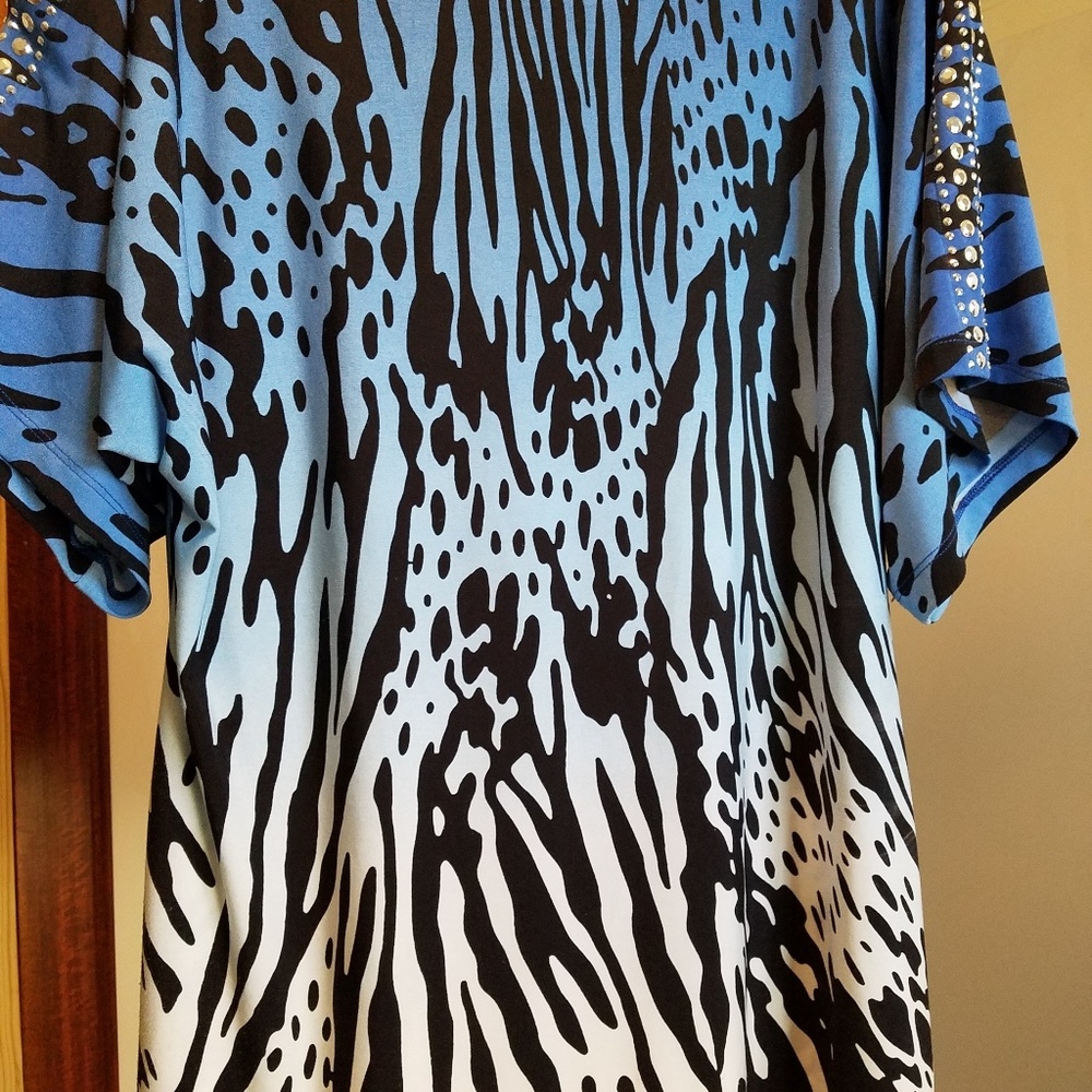 Ombre Tiger Print Cold Shoulder Shirt